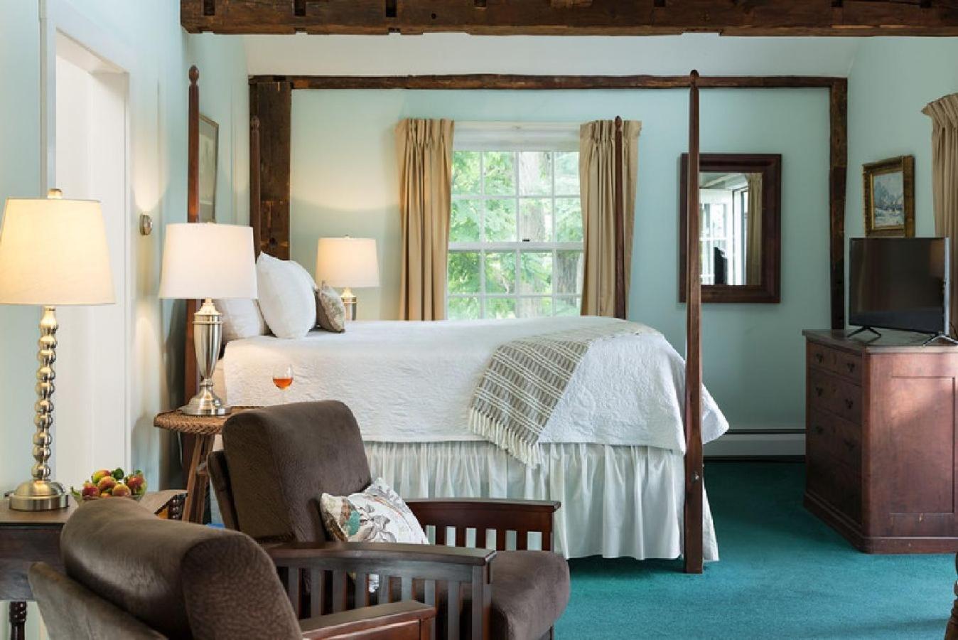 Chesterfield Inn Room photo
