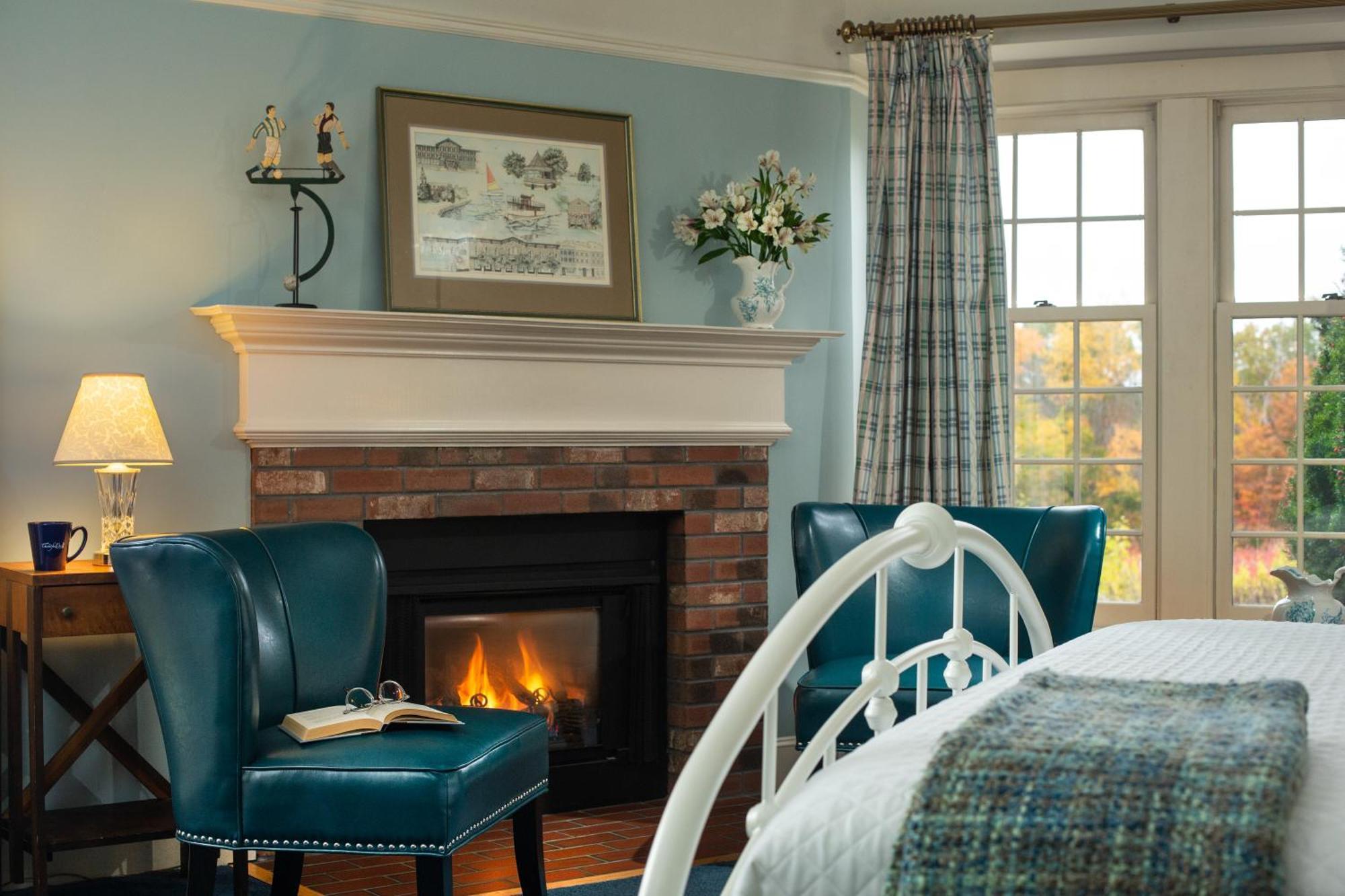 Chesterfield Inn Room photo