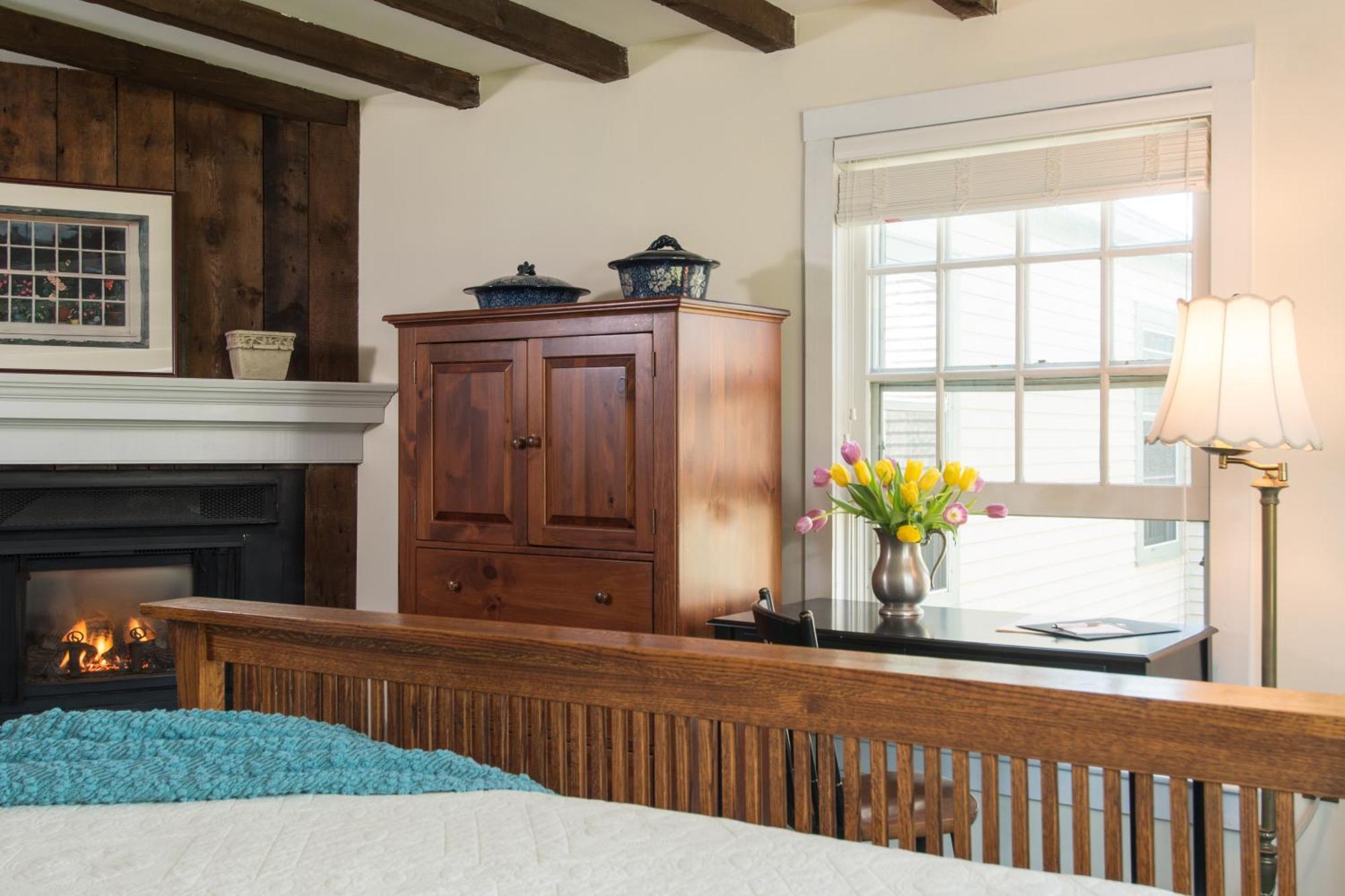 Chesterfield Inn Room photo